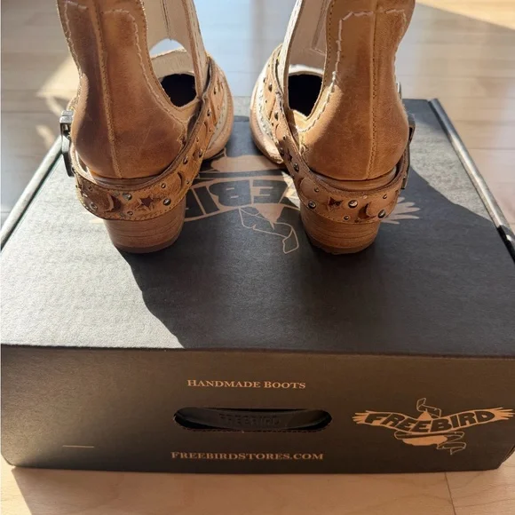 freebird Ivory Beige and Tan Star Moon Stardom - Picture 3 of 5